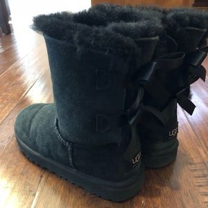 UGG Australia S/N 3280K Black girl boots size 4